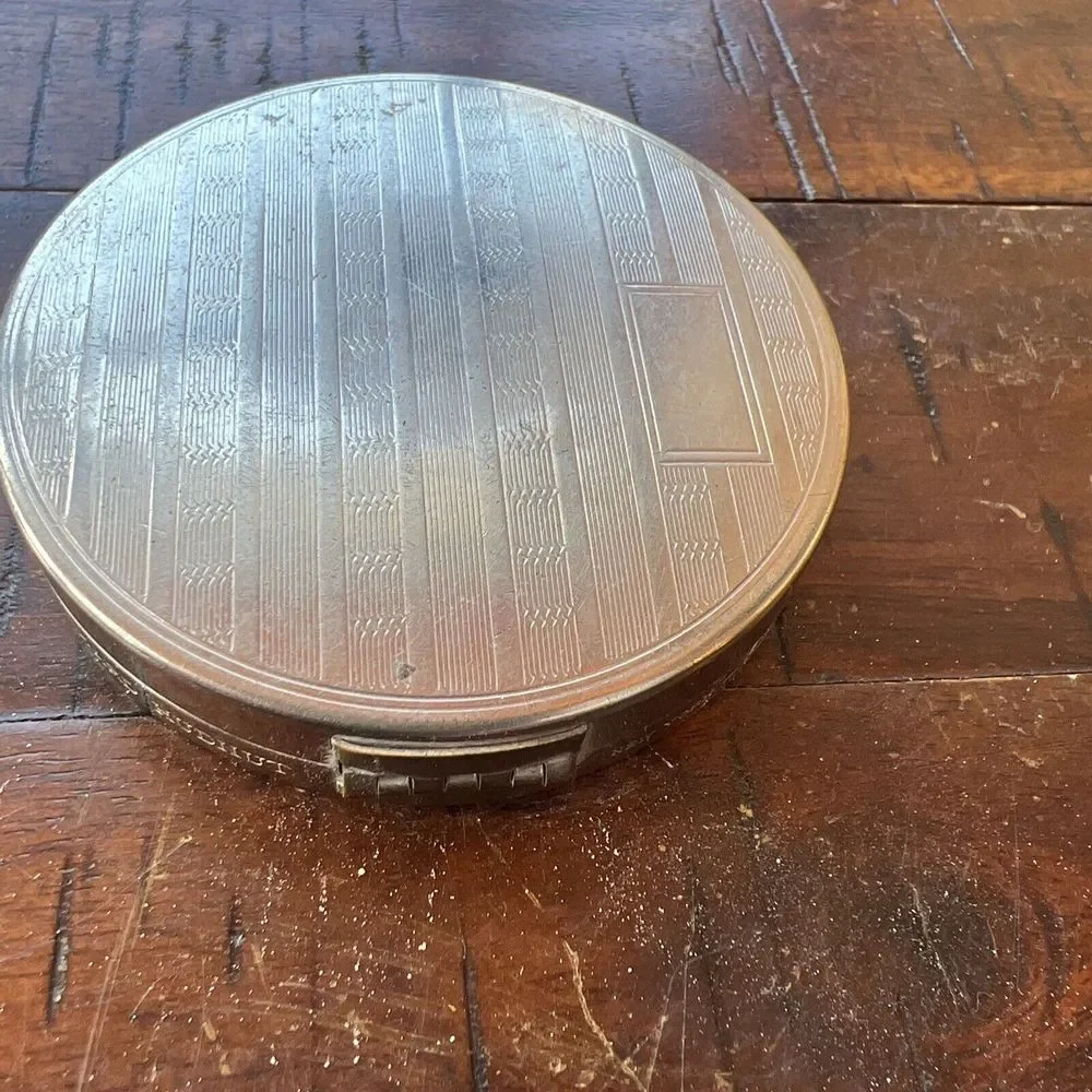 Vintage RICHARD‎ HUDNUT  Makeup Compact Silver Tone